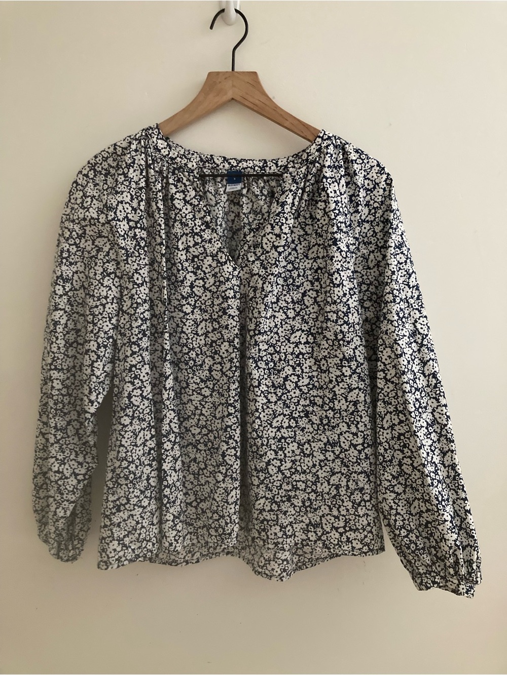 Old Navy Navy and White Floral Peasant Blouse